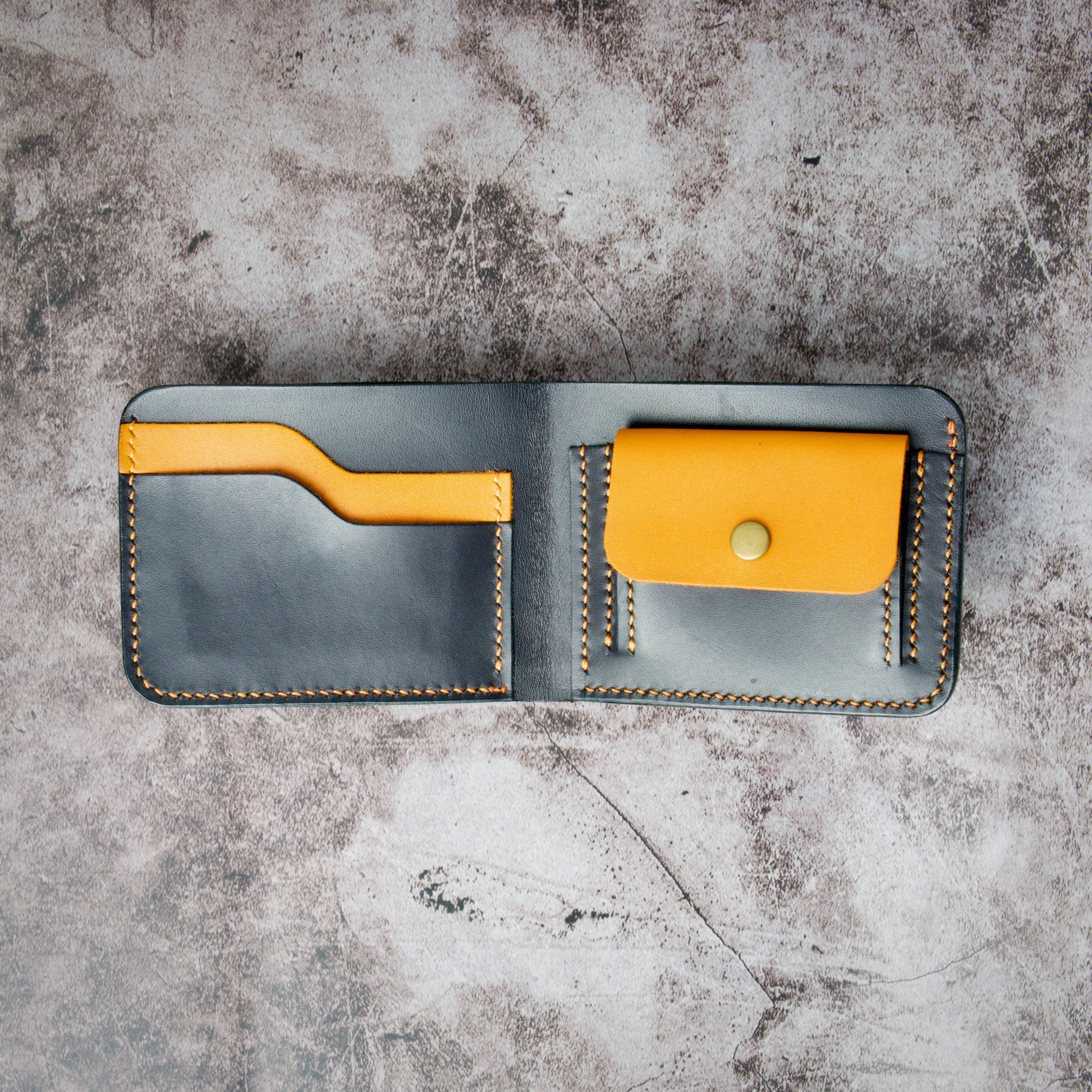 Classic Slim Bi-Fold Wallet | Hunza Fold