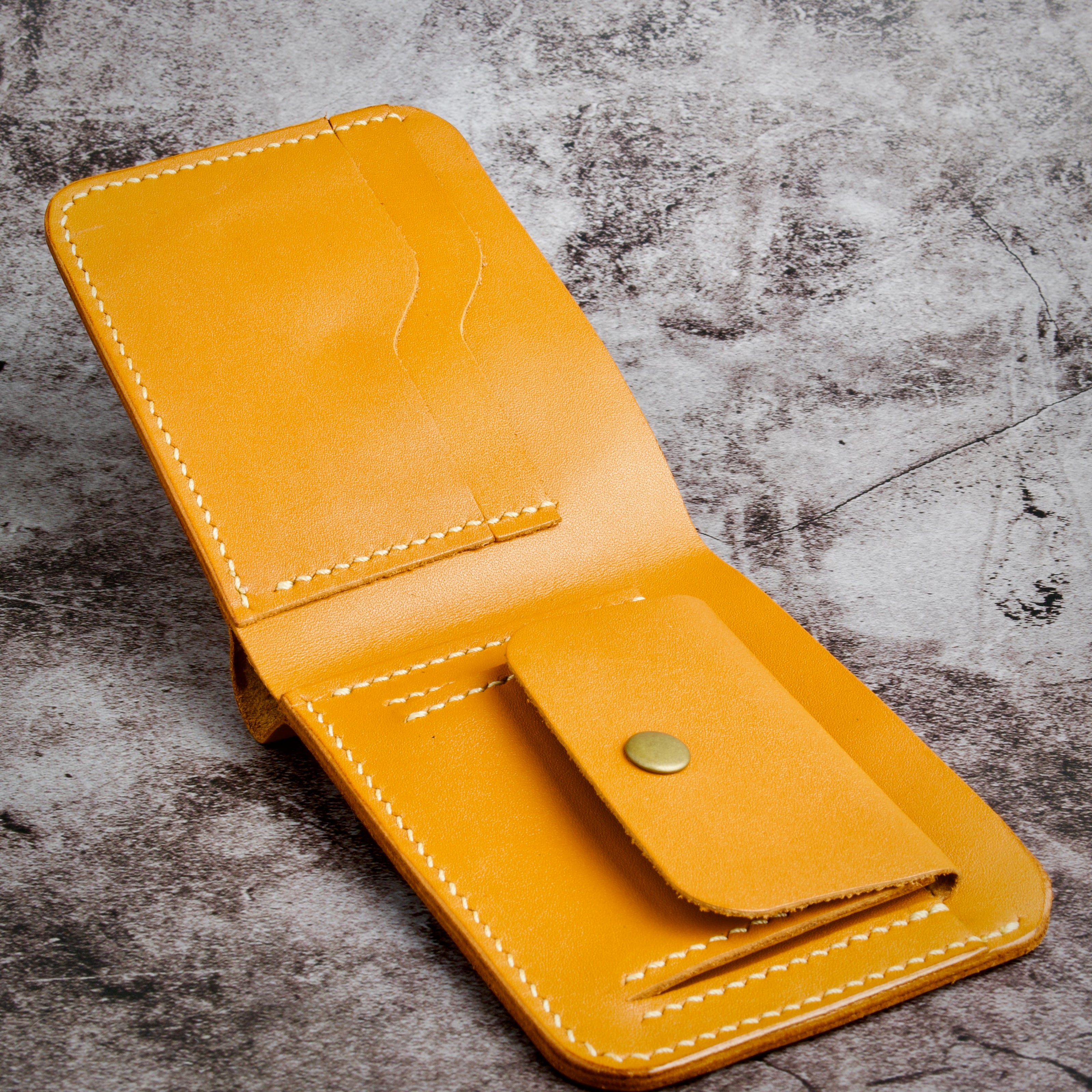 Classic Slim Bi-Fold Wallet | Hunza Fold