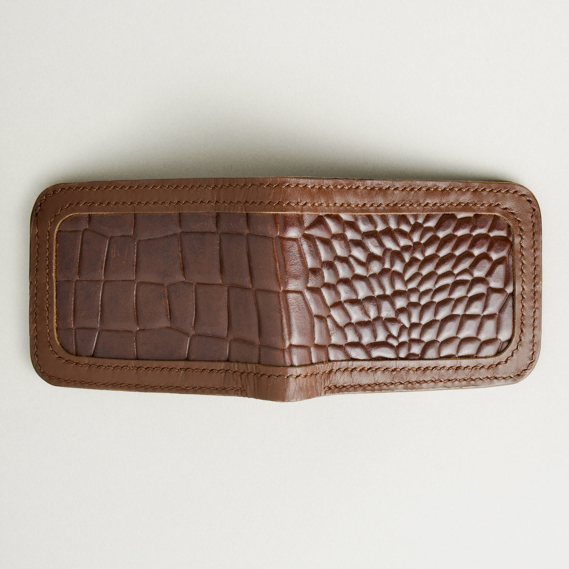 Croc-Embossed Classic Bifold Wallet | Indus Sultan