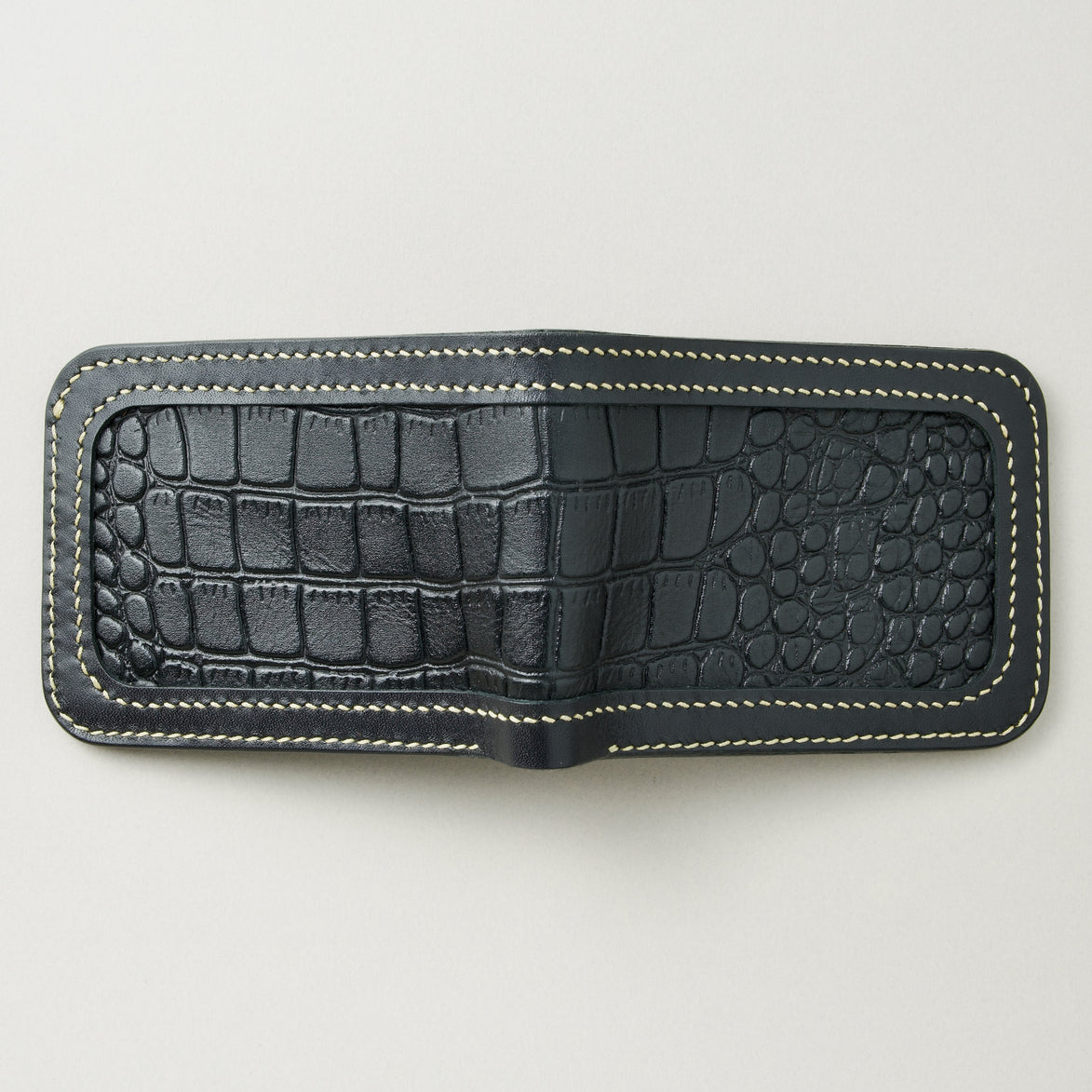Croc-Embossed Classic Bifold Wallet | Indus Sultan