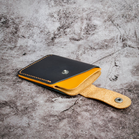 Niva Loop - Ultra Compact Card Sleeve