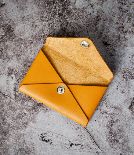 Niva Seal - Ultra Compact Card Sleeve