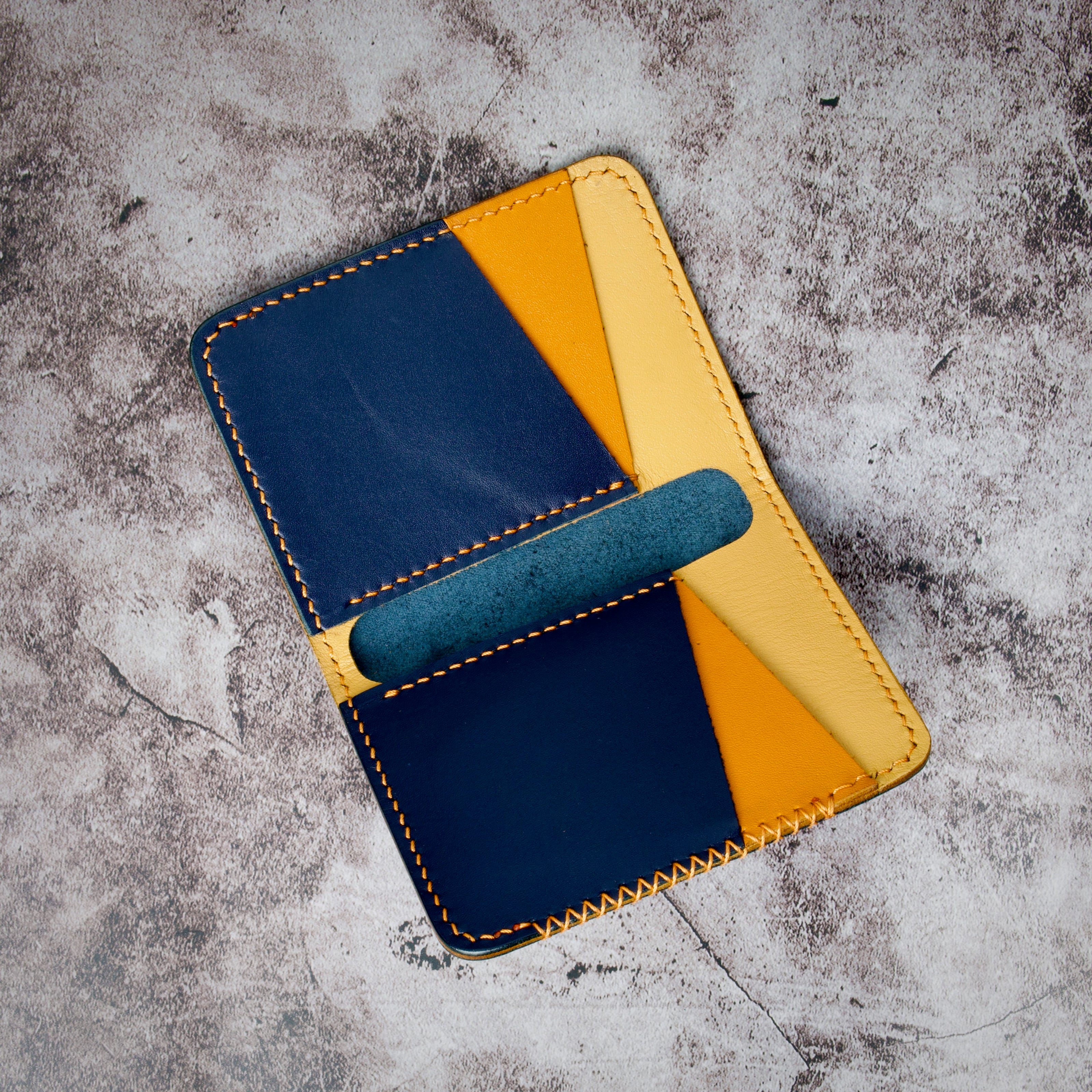 Vertical Bi-Fold Wallet | Ravi Edge