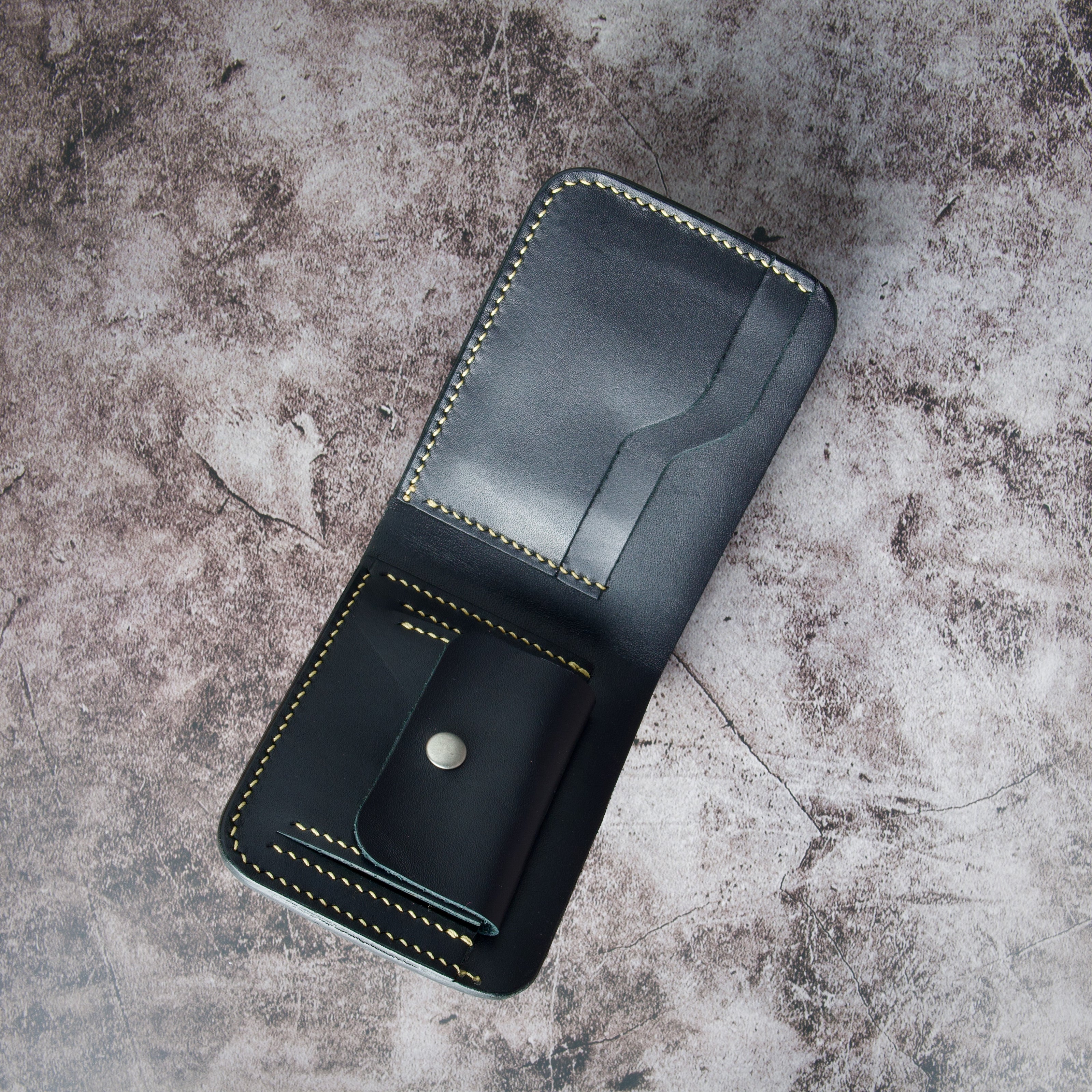 Indus Sultan – Croc-Embossed Classic Bi-Fold Wallet